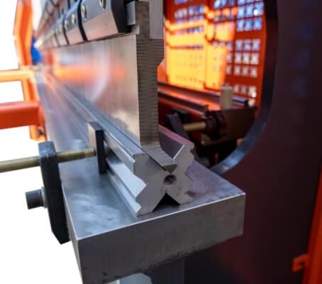 Гидравлический листогибочный пресс METAL MASTER PressMaster 2040 Servo Гидравлический листогибочный пресс METAL MASTER PressMaster 2040 Servo